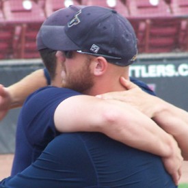 Henke Hug1