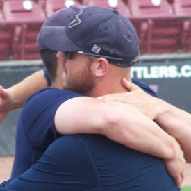 Henke HugSmaller