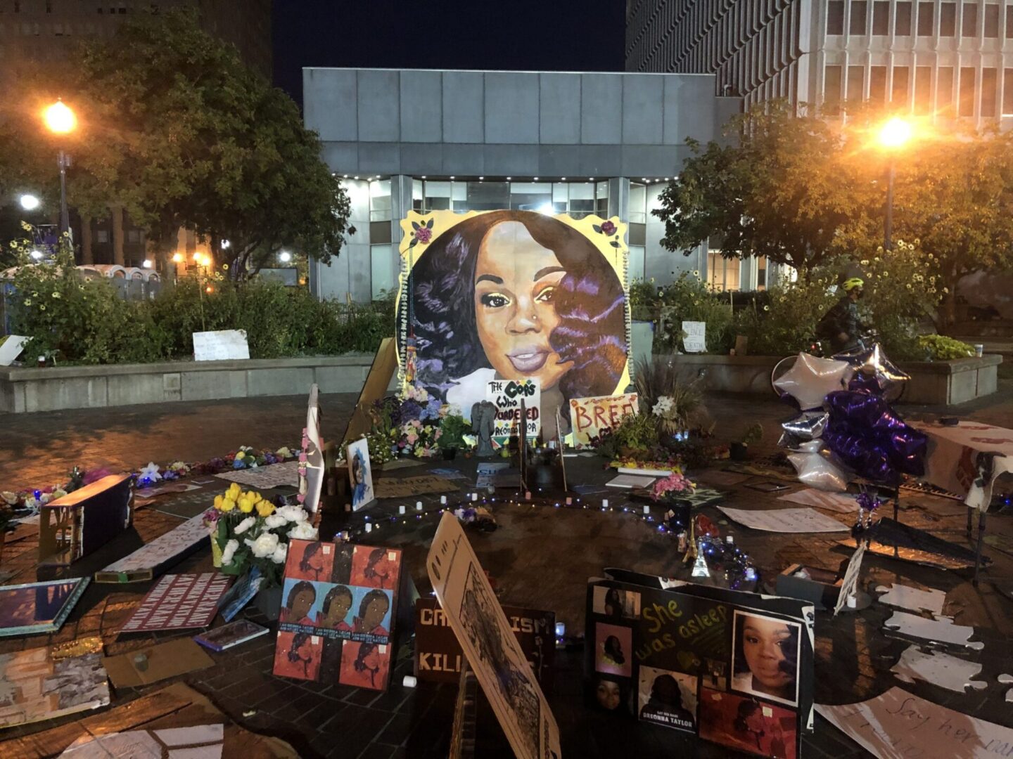 Tribute to Breonna Taylor at night