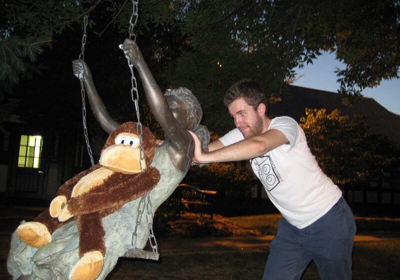 Evening fun with statue swing